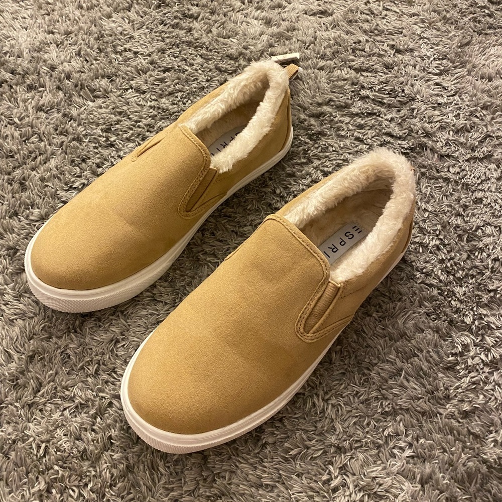 ESPIRT Women’s Fuzzy Hard Bottom Shoes